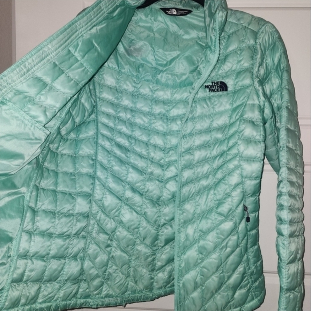 The North Face Mint Green Quilted Jacket - Picture 2 of 7